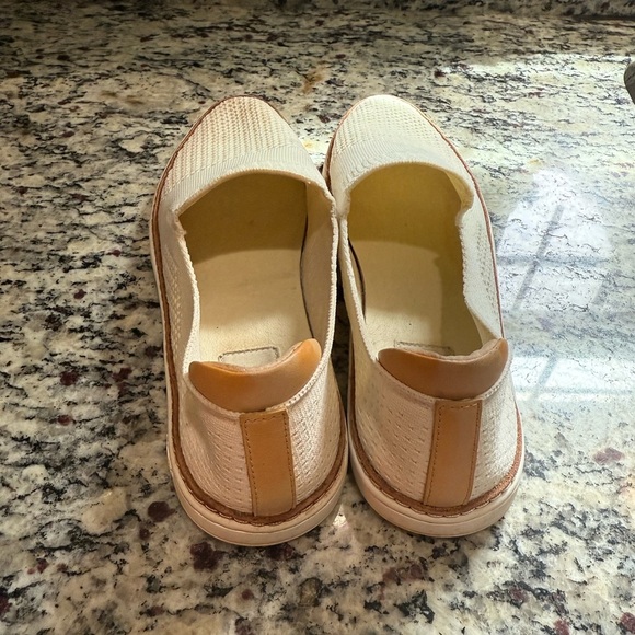 UGG Alameda Sammy Slip On Sneaker 9 - Picture 2 of 8